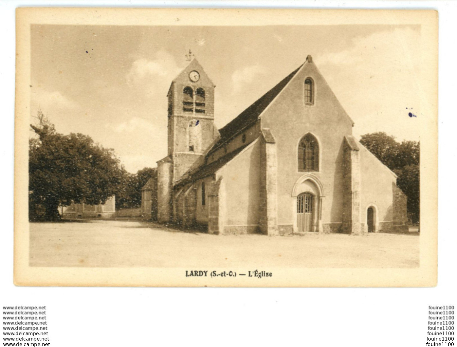 LARDY ( attention pliure )