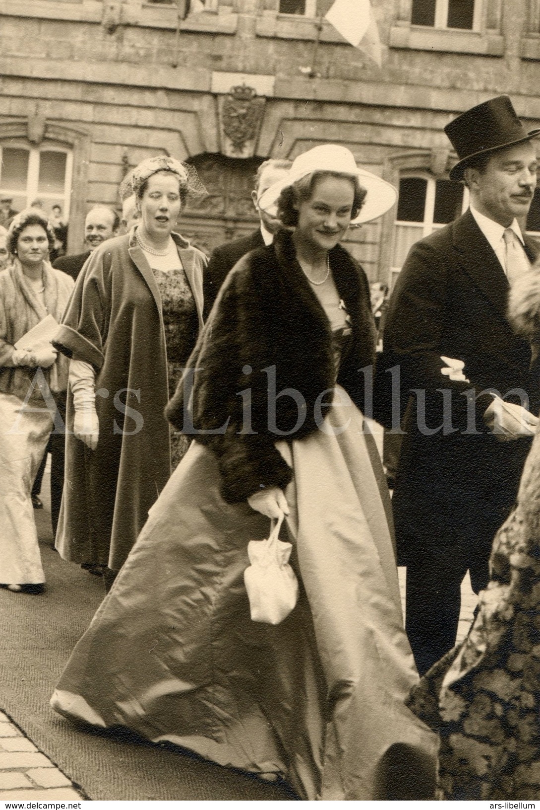 LARGE photo postcard / ROYALTY / Luxembourg / Princesse Marie-Gabrielle de Luxembourg / Comte Khevenhüller-Metsch