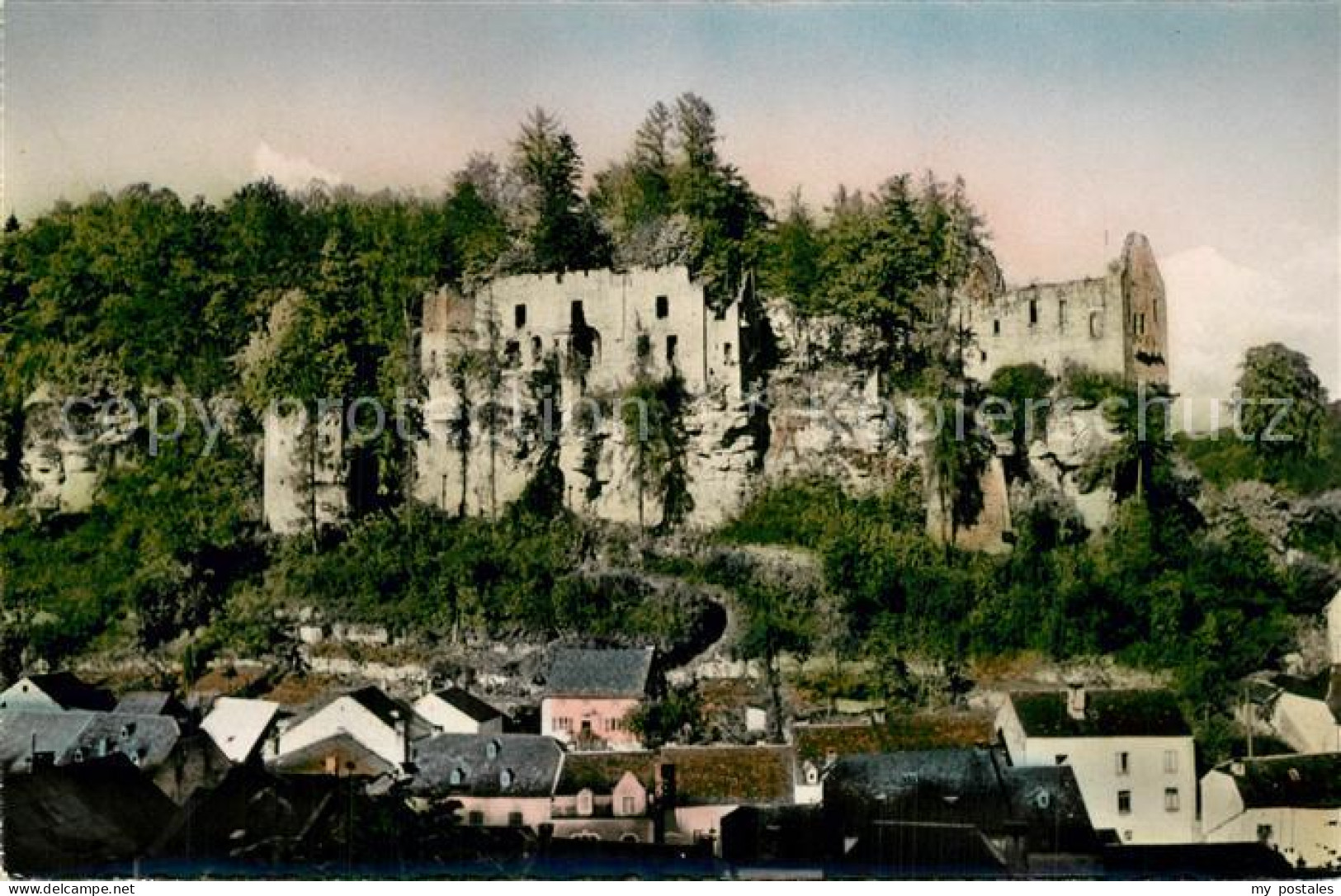 Larochette Luxembourg Petite Suisse Ruines du Chateau feodal