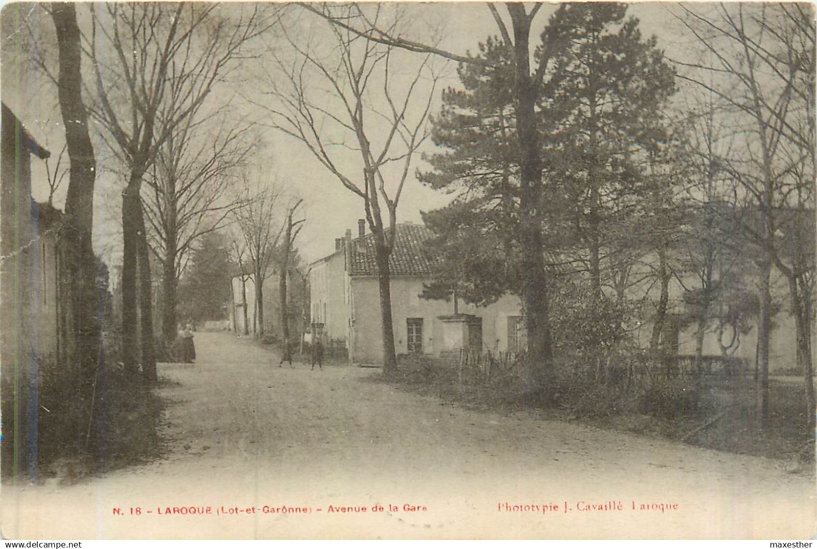 LAROQUE avenue de la Gare