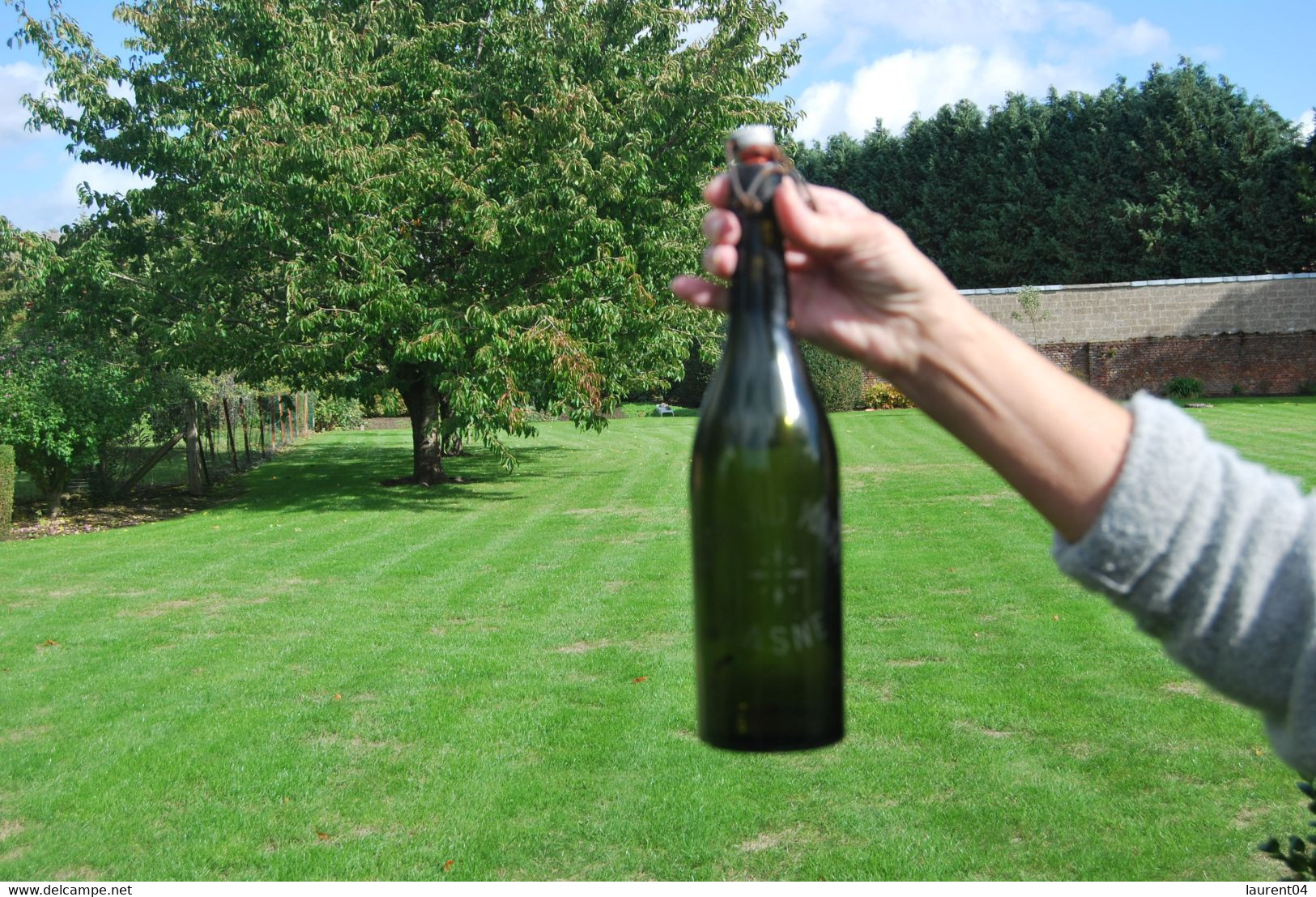 LASNE. BRASSERIE. FERNAND MATHY. ANCIENNE BOUTEILLE DE BIERE.