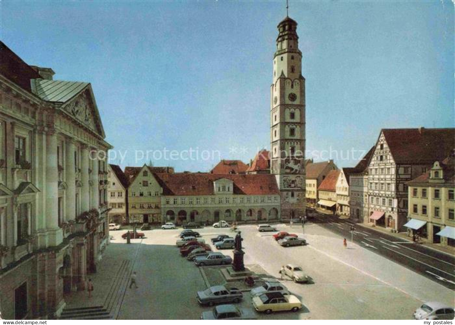 Lauingen Donau Bayern Marktplatz Rathaus Kirchturm Parkplatz Autos