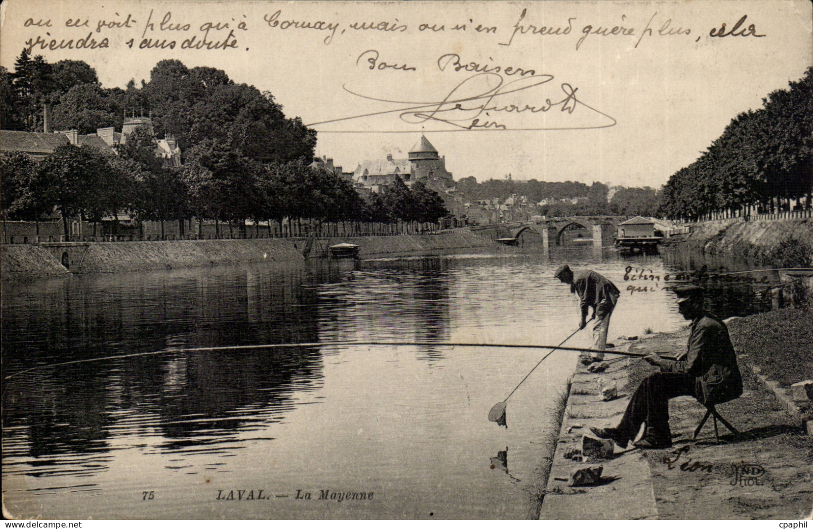 Laval CPA La Mayenne (pecheur)