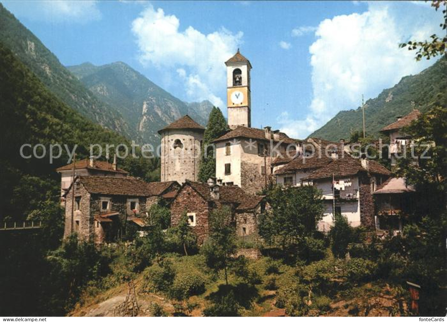 Lavertezzo Kirchenpartie