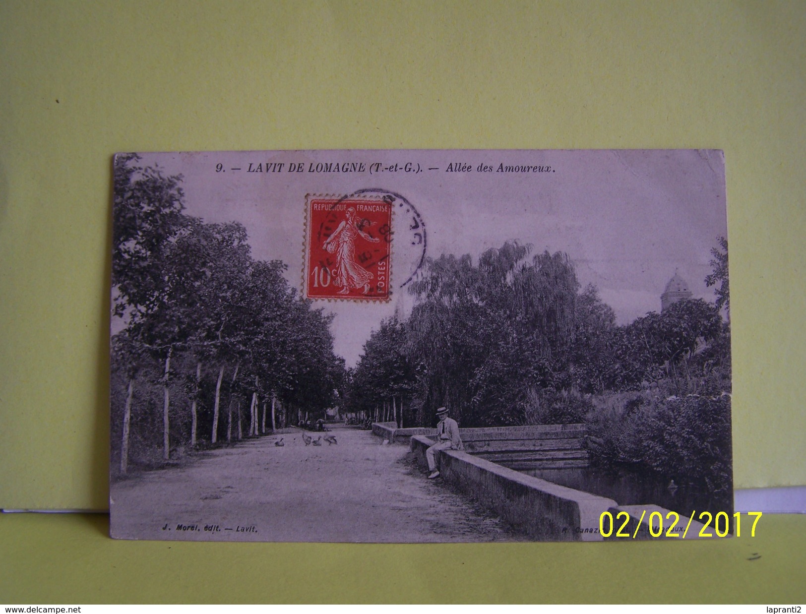 LAVIT DE LOMAGNE (TARN ET GARONNE) ALLEE DES AMOUREUX.