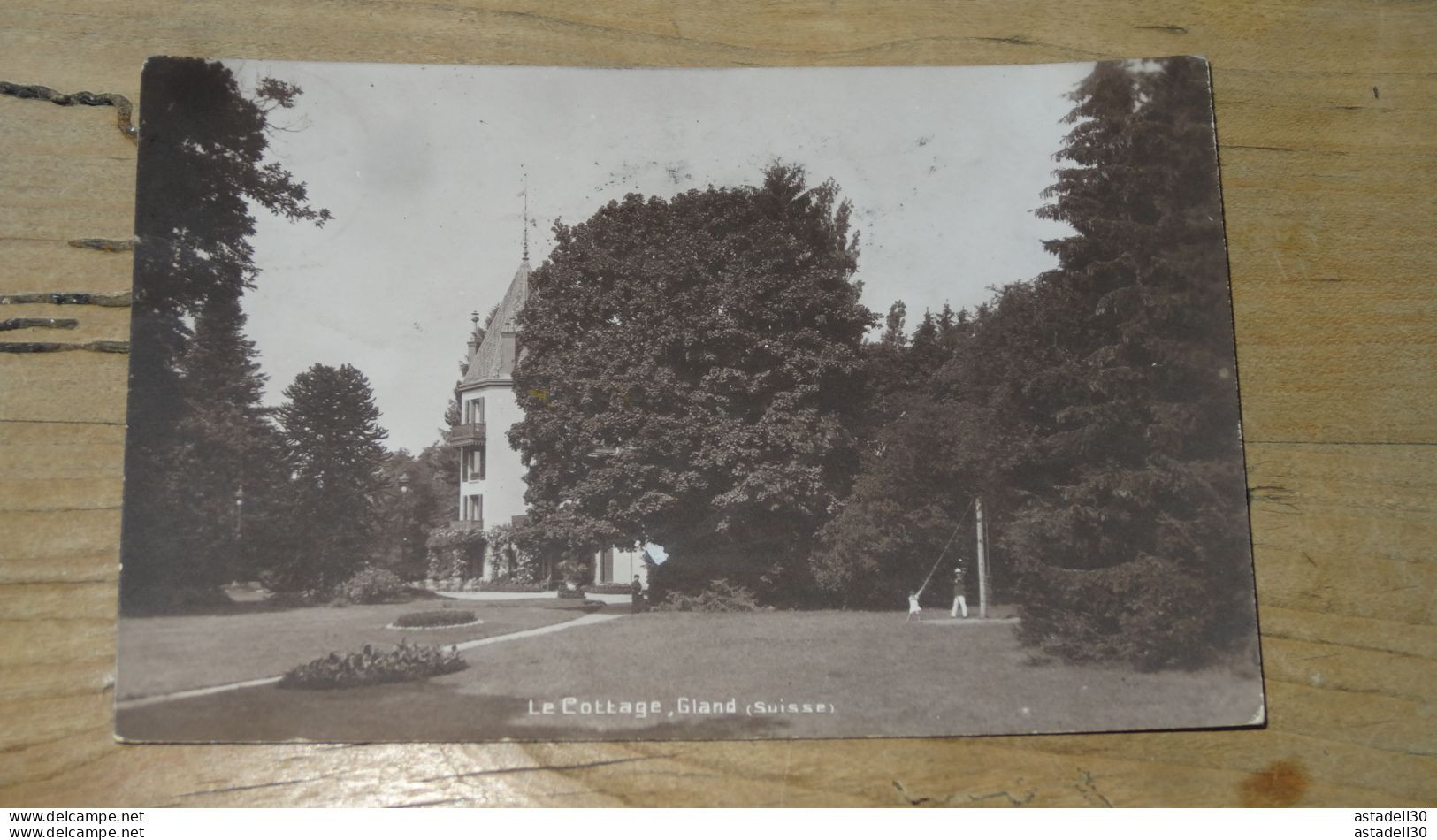 LE COTTAGE, GLAND    ........... 13992