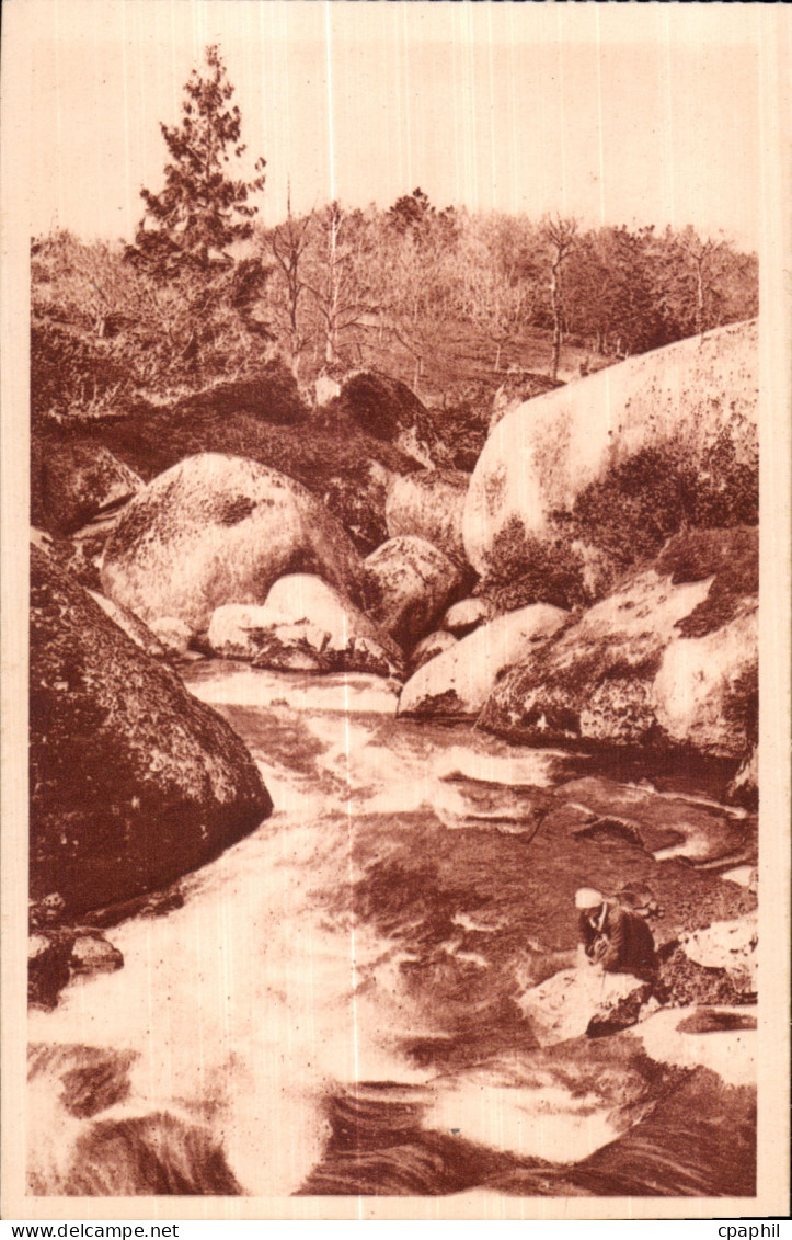 Le Huelgoat - La Cascade - CPA