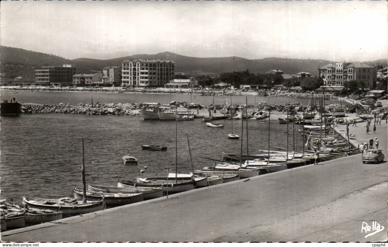 Le Lavandou CPM Le port et les hotels