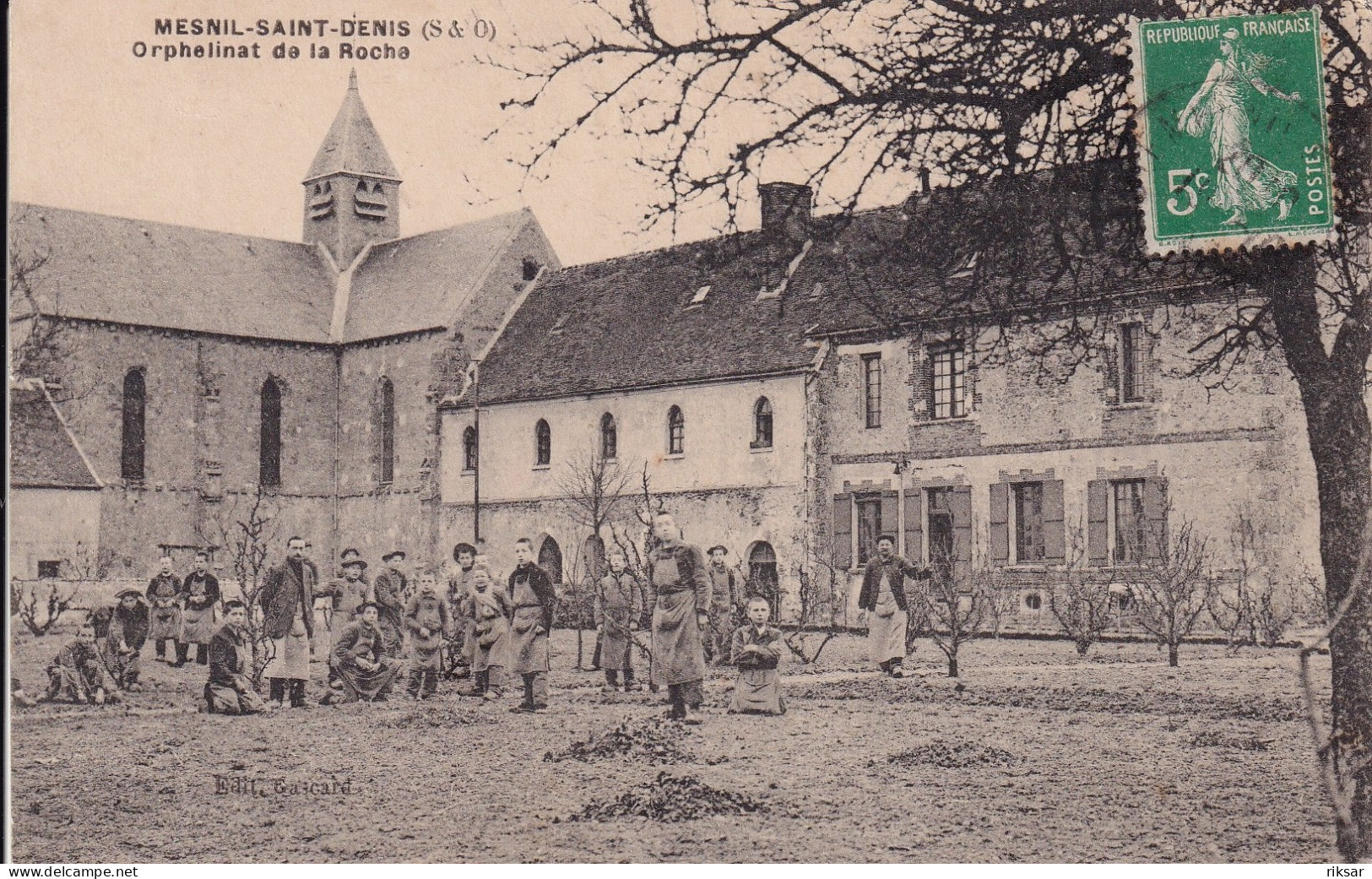 LE MESNIL SAINT DENIS