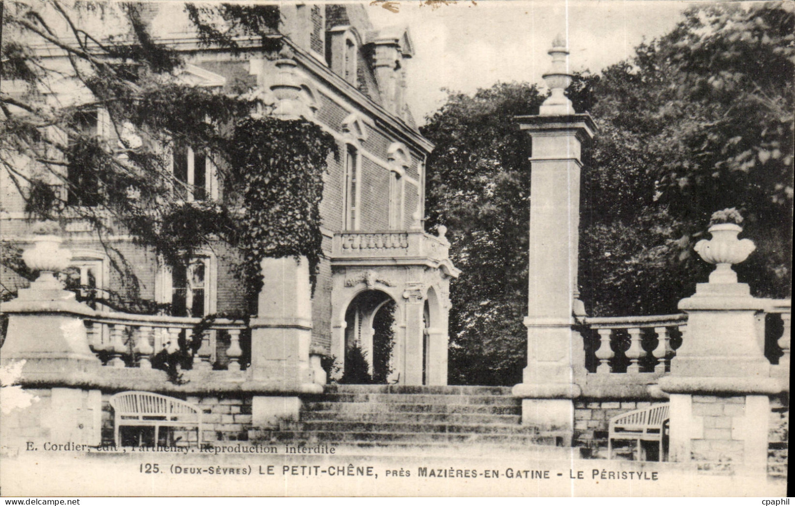 Le petit chene CPA pres Mazieres en Gatine Le peristyle