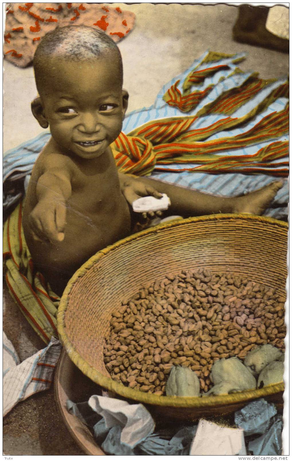 LE PETIT MARCHAND DE CACAHUETES