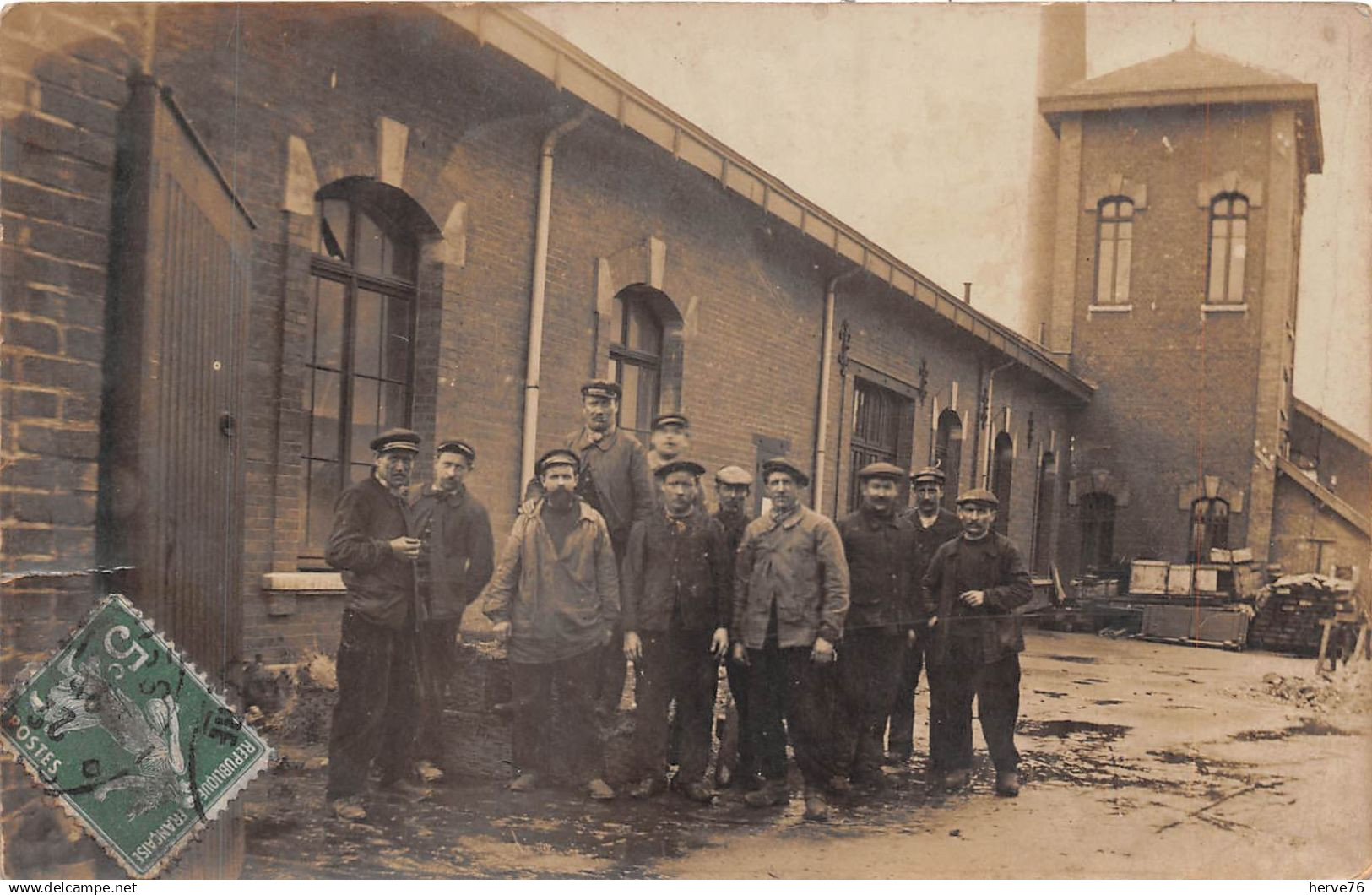 LE PETIT QUEVILLY - carte photo - Usine Maletra - ouvriers