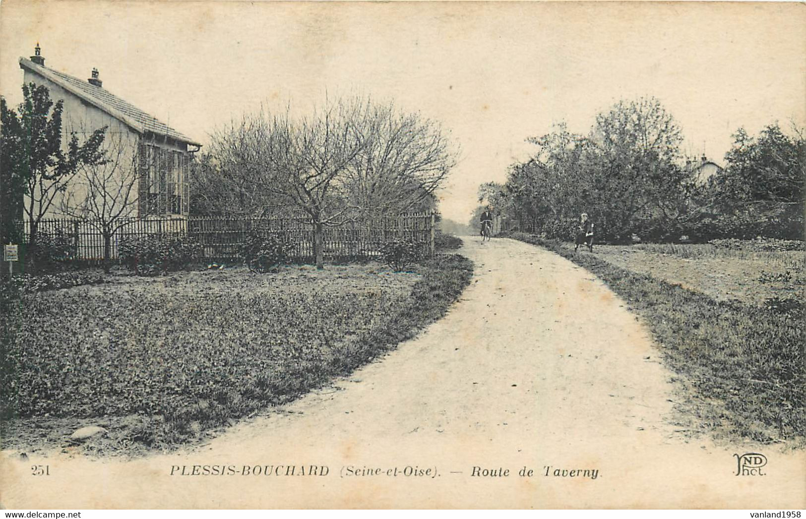 LE PLESSIS-BOUCHARD- route de Taverny