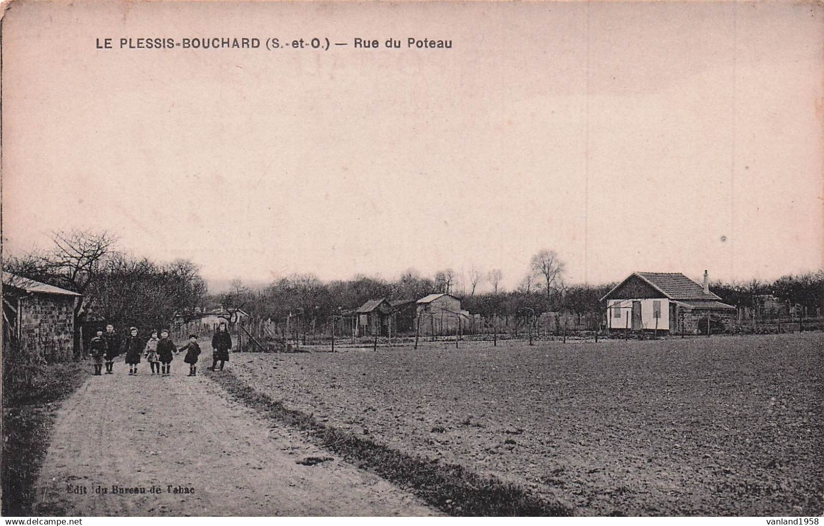 LE PLESSIS BOUCHARD-rue du Poteau