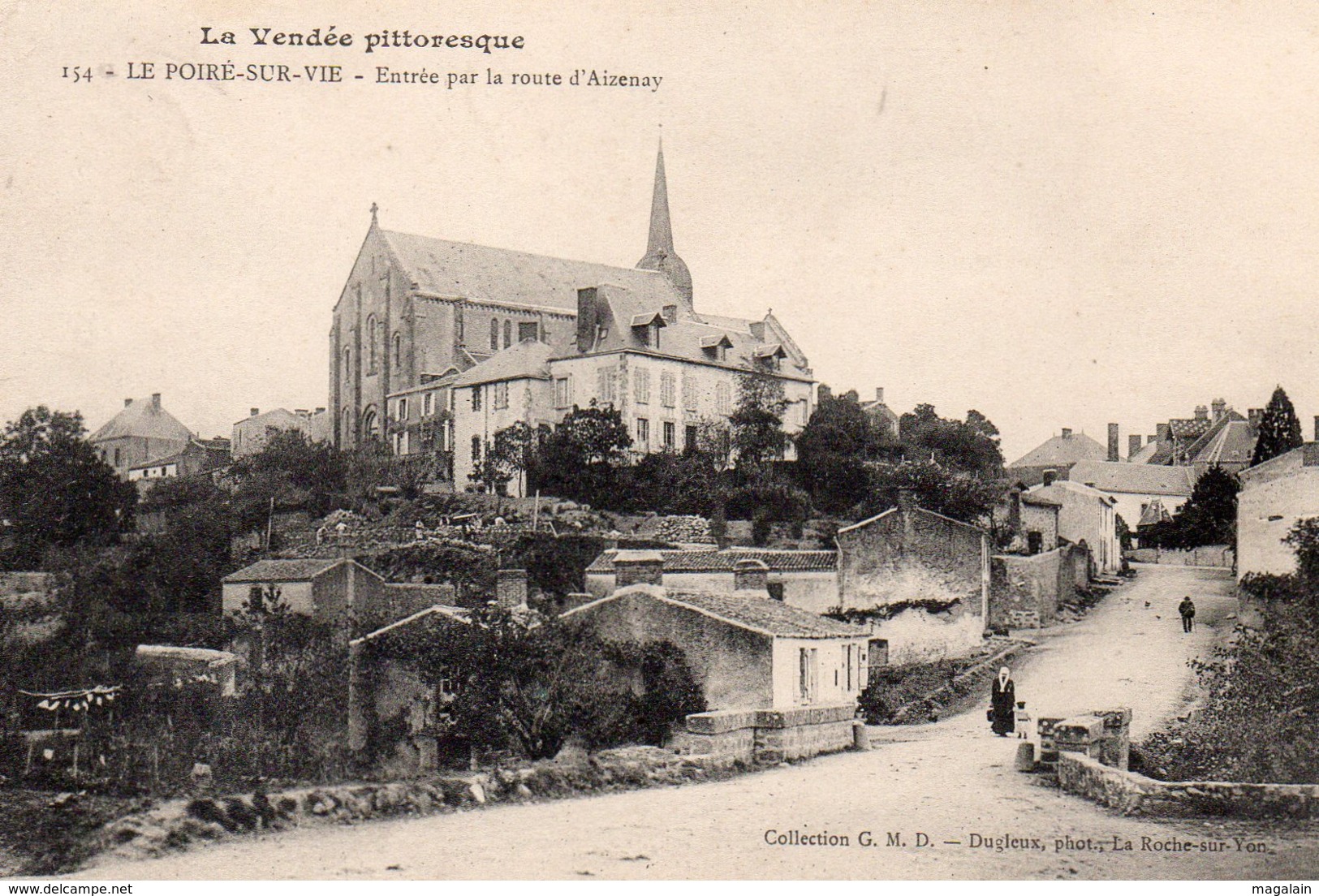 Le Poiré sur Vie : entrée par la route d'Aizenay