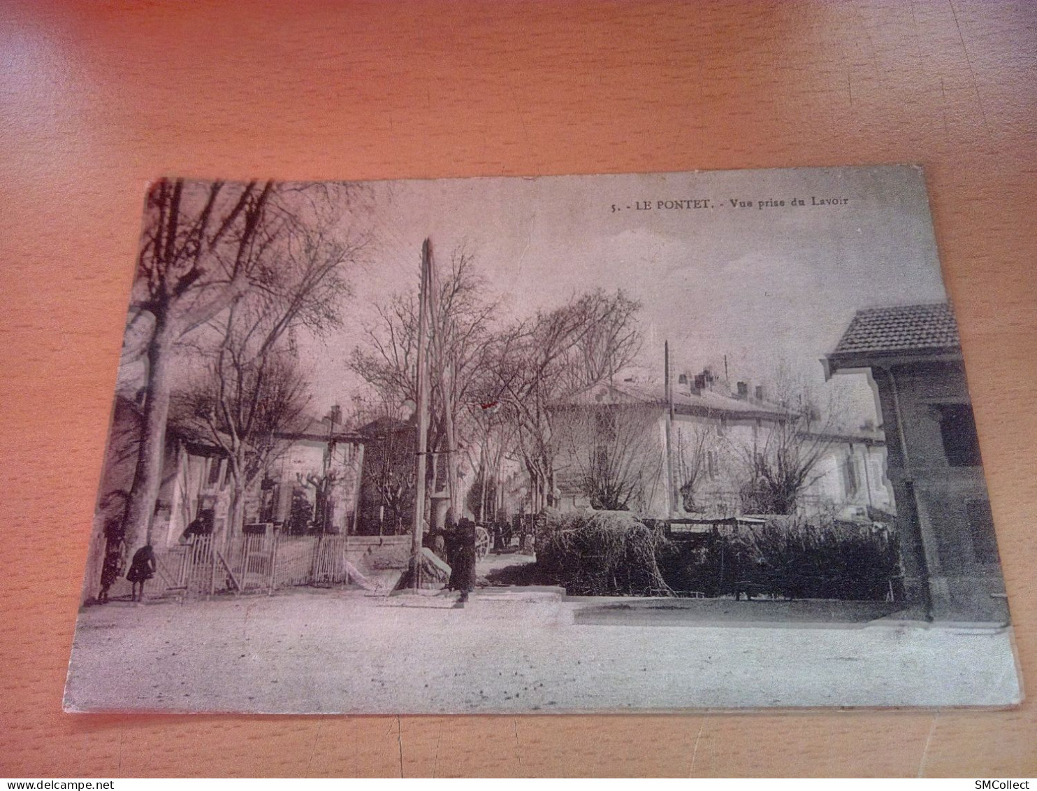 Le Pontet, vue prise du lavoir (A16p74)