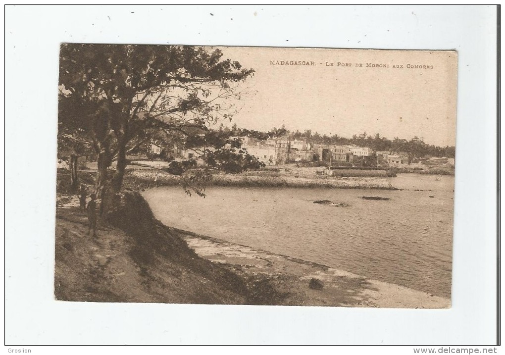 LE PORT DE MORONI AUX COMORES