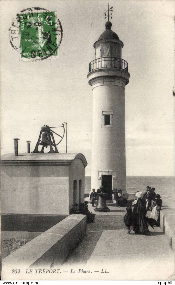 Le Treport - Le Phare - lighthouse - CPA