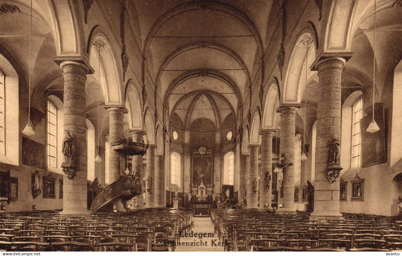 LEDEGEM / INTERIEUR KERK