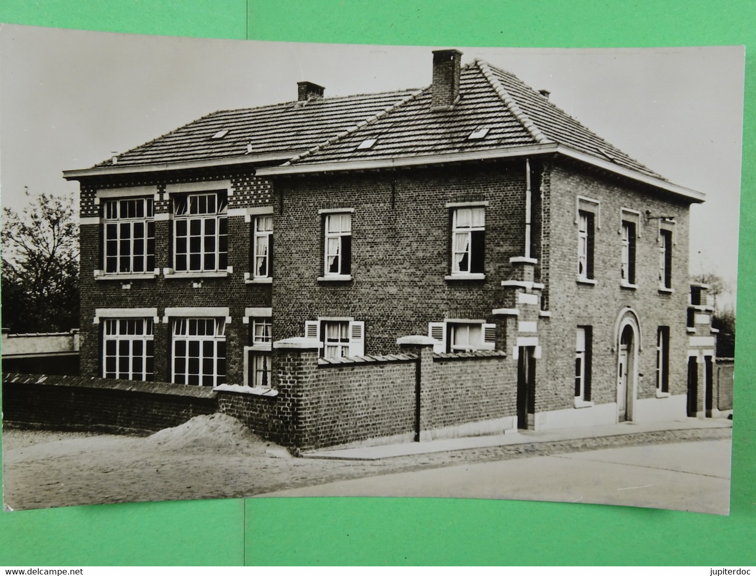 Leerbeek Gemeentehuis en School