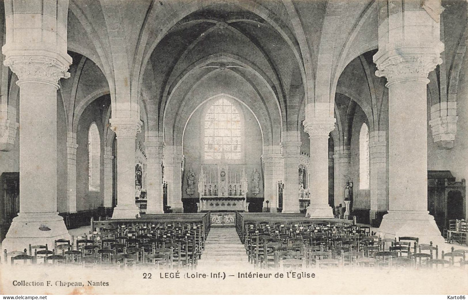 legé * intérieur de l'église du village