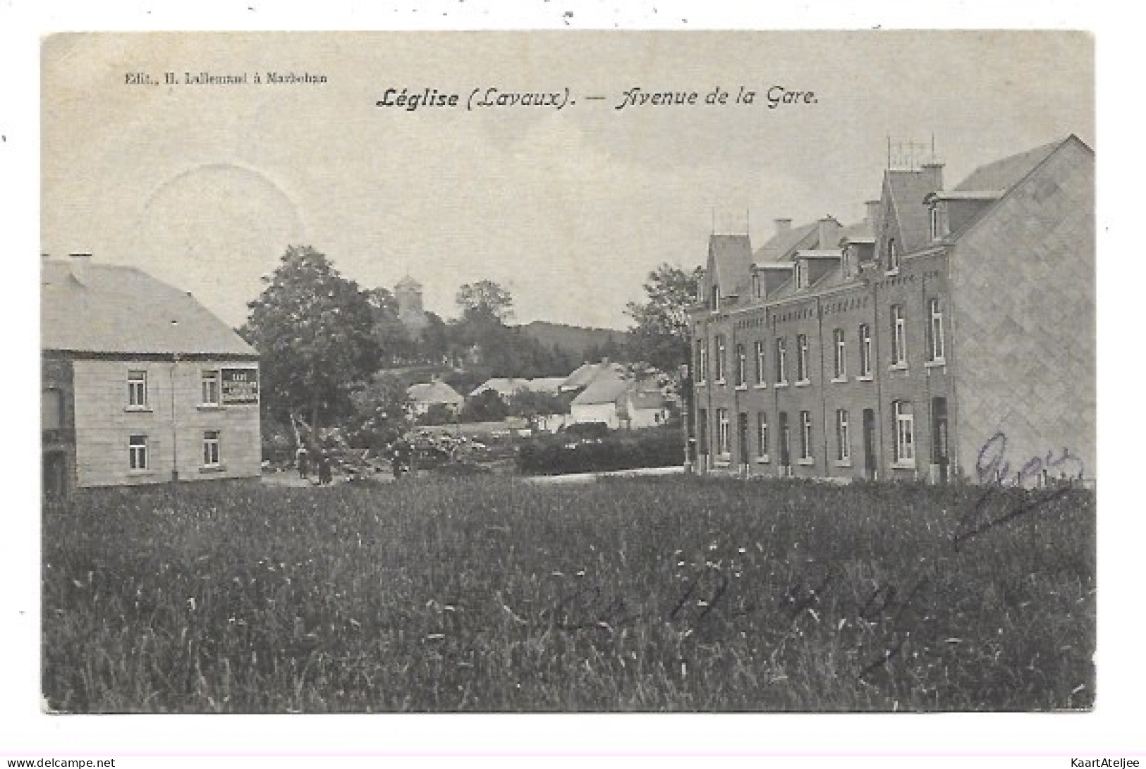 Léglise - Avenue de la Gare.