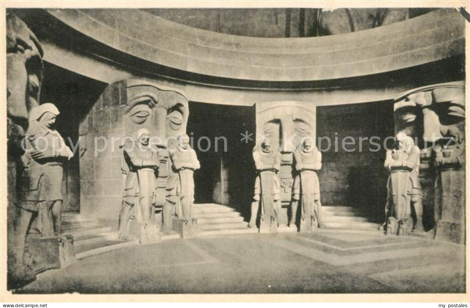 LEIPZIG Sachsen Voelkerschlachtdenkmal Statuen