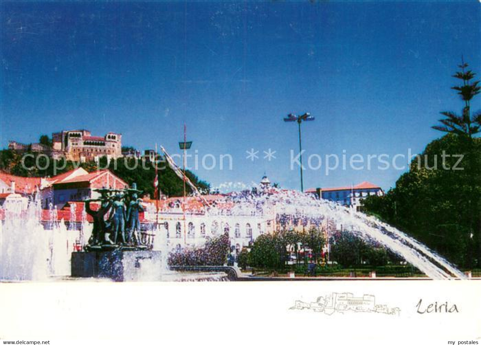 Leiria PT Wasserspiele Blick zur Burg