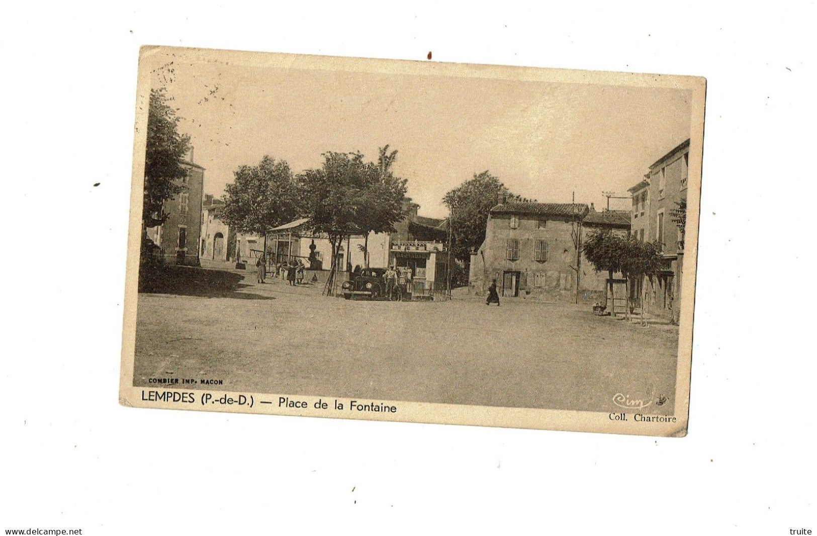LEMPDES PLACE DE LA FONTAINE