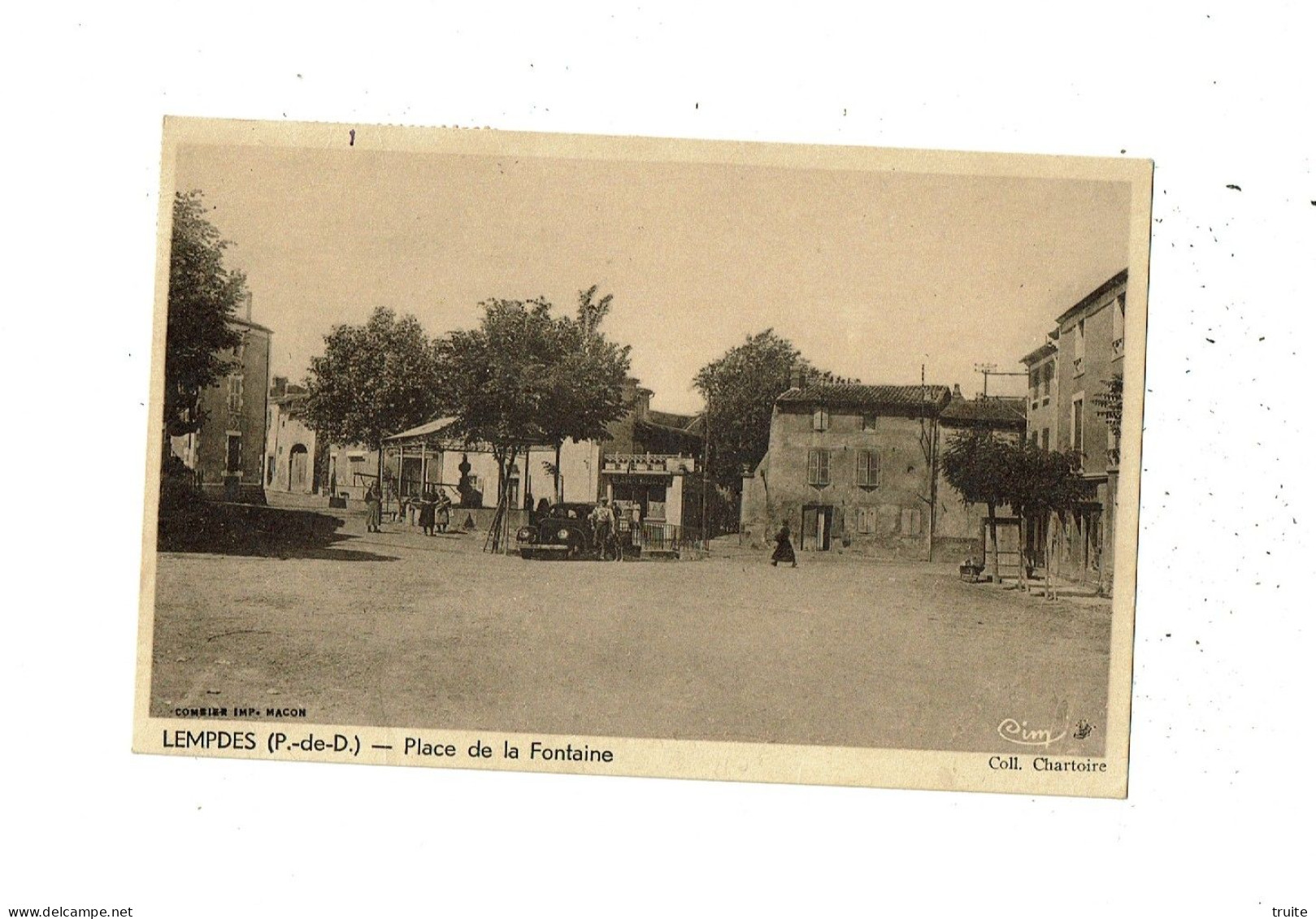 LEMPDES PLACE DE LA FONTAINE