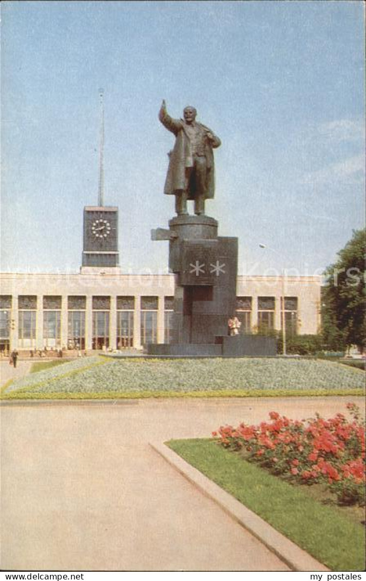 Leningrad St Petersburg Monument Lenin Gare Finlande