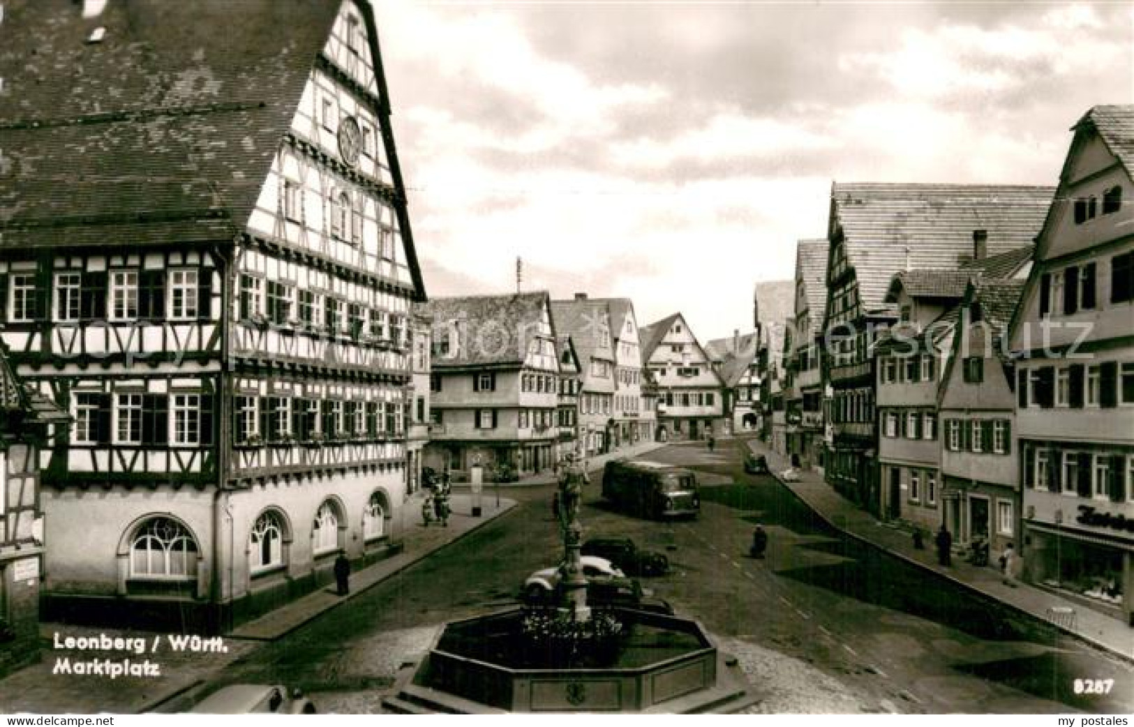 Leonberg Wuerttemberg Marktplatz Brunnen