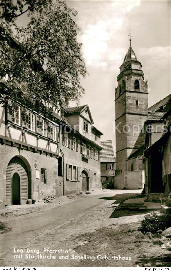 Leonberg Wuerttemberg Pfarrstrasse mit Stadtkirche und Schelling Geburtshaus