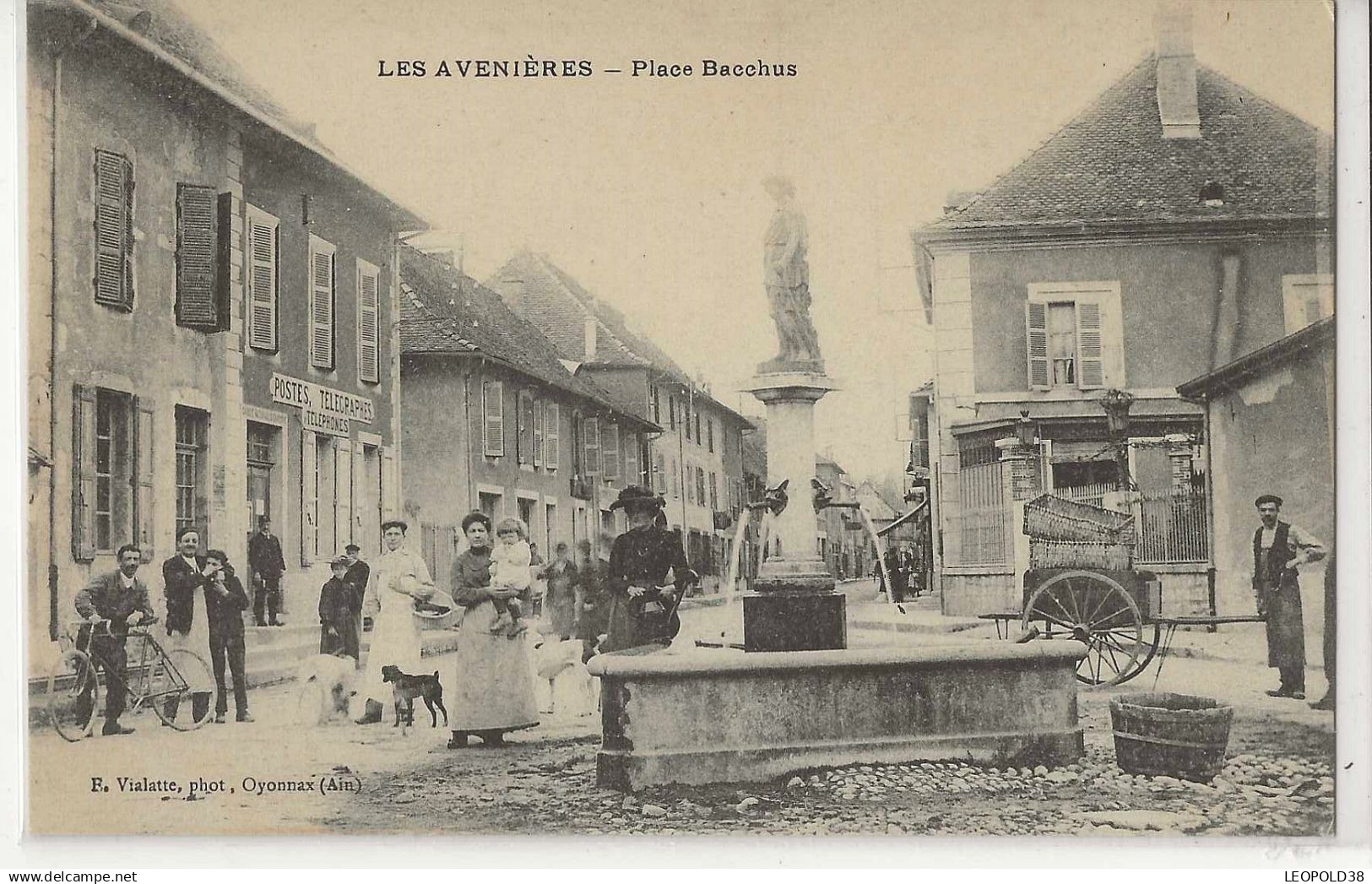 Les Avenières Place Bacchus
