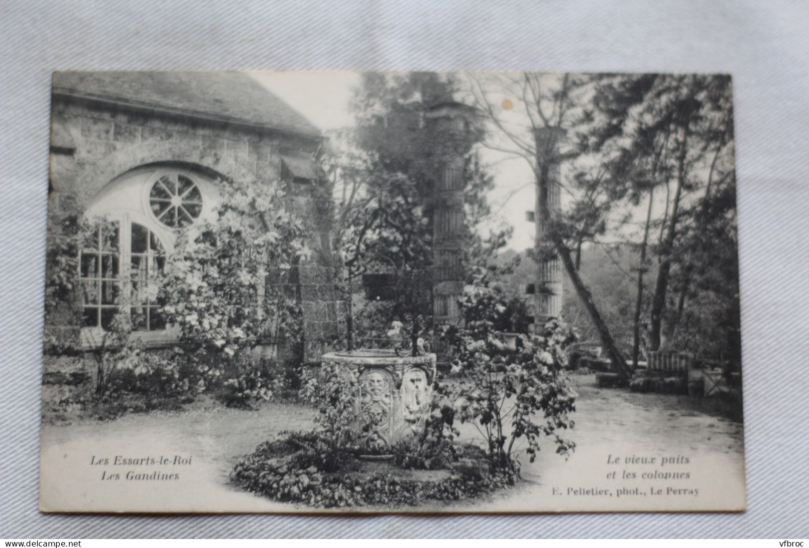 Les Essarts le Roi, les Gandines, le vieux puits et les colonnes, Yvelines 78