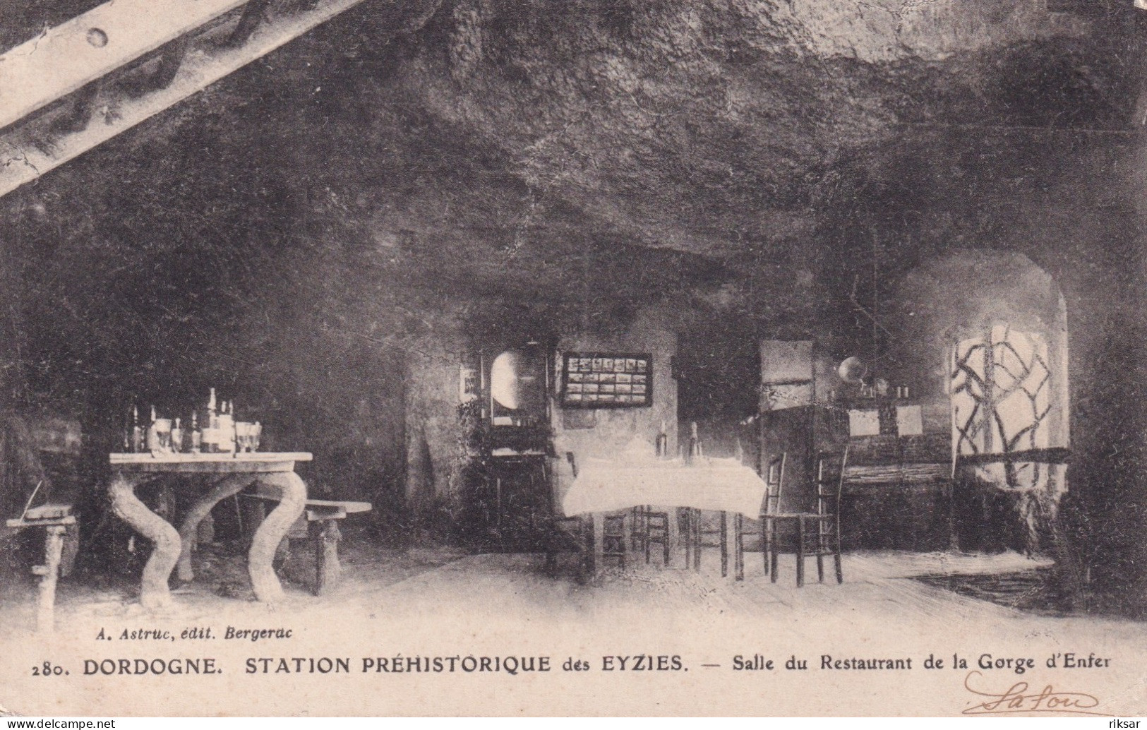 LES EYZIES(RESTAURANT)