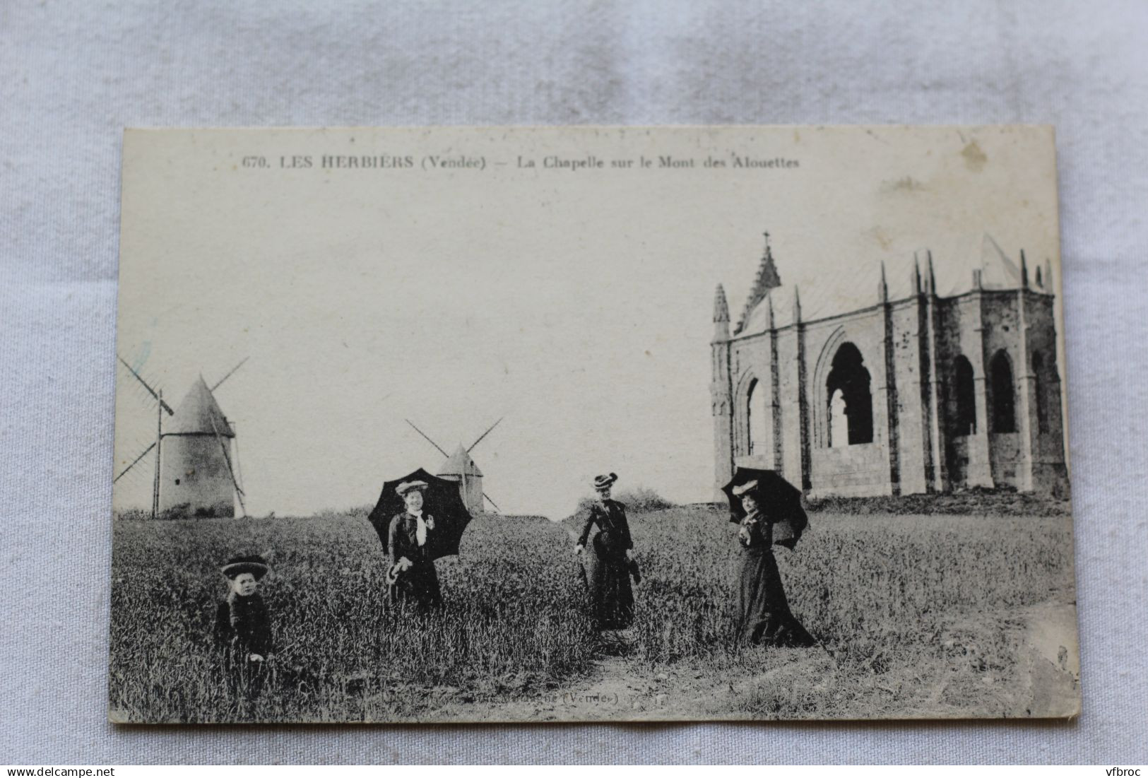Les Herbiers, la chapelle sur le mont des Alouettes, Vendée 85
