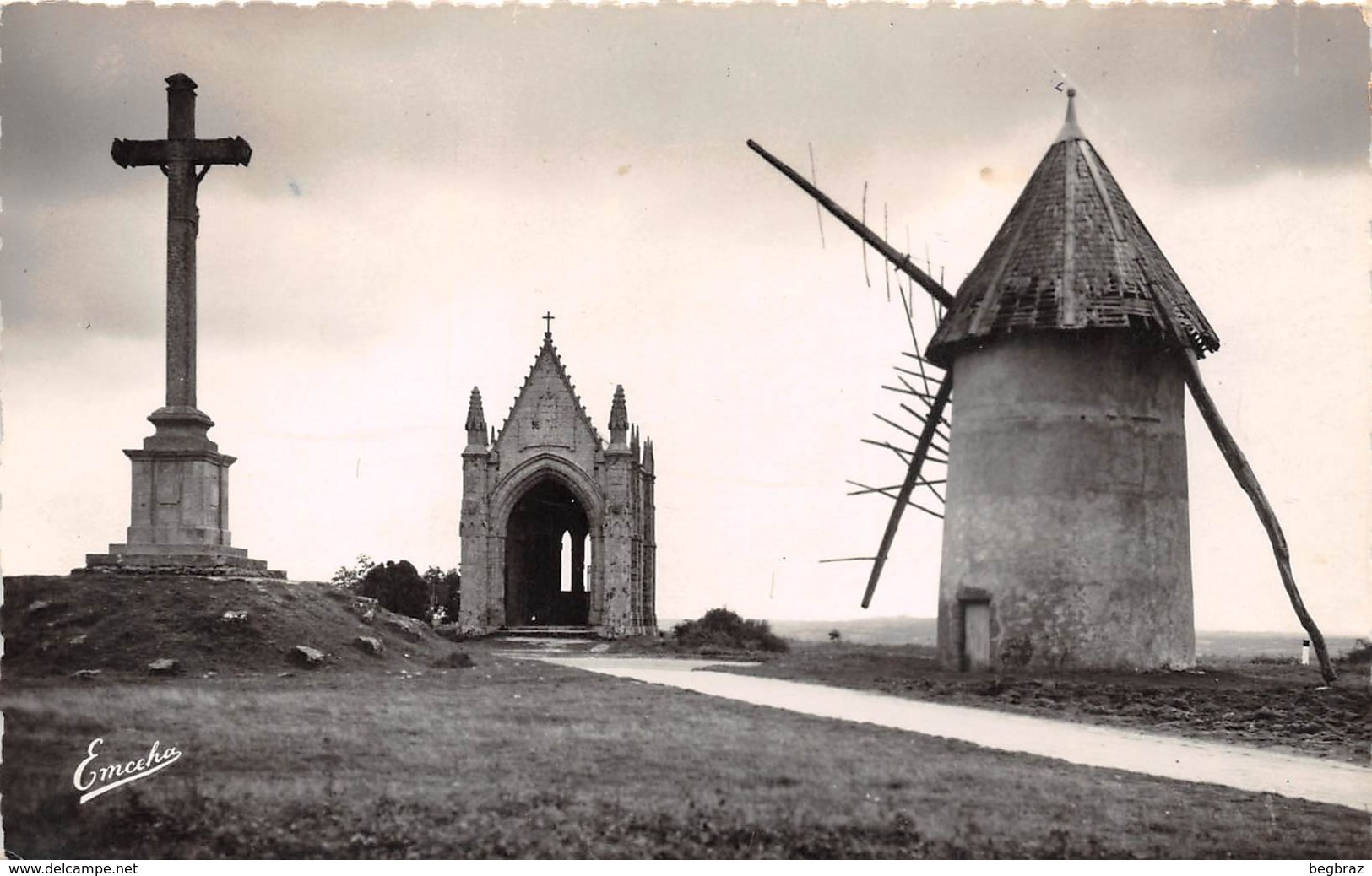 LES HERBIERS     MOULIN