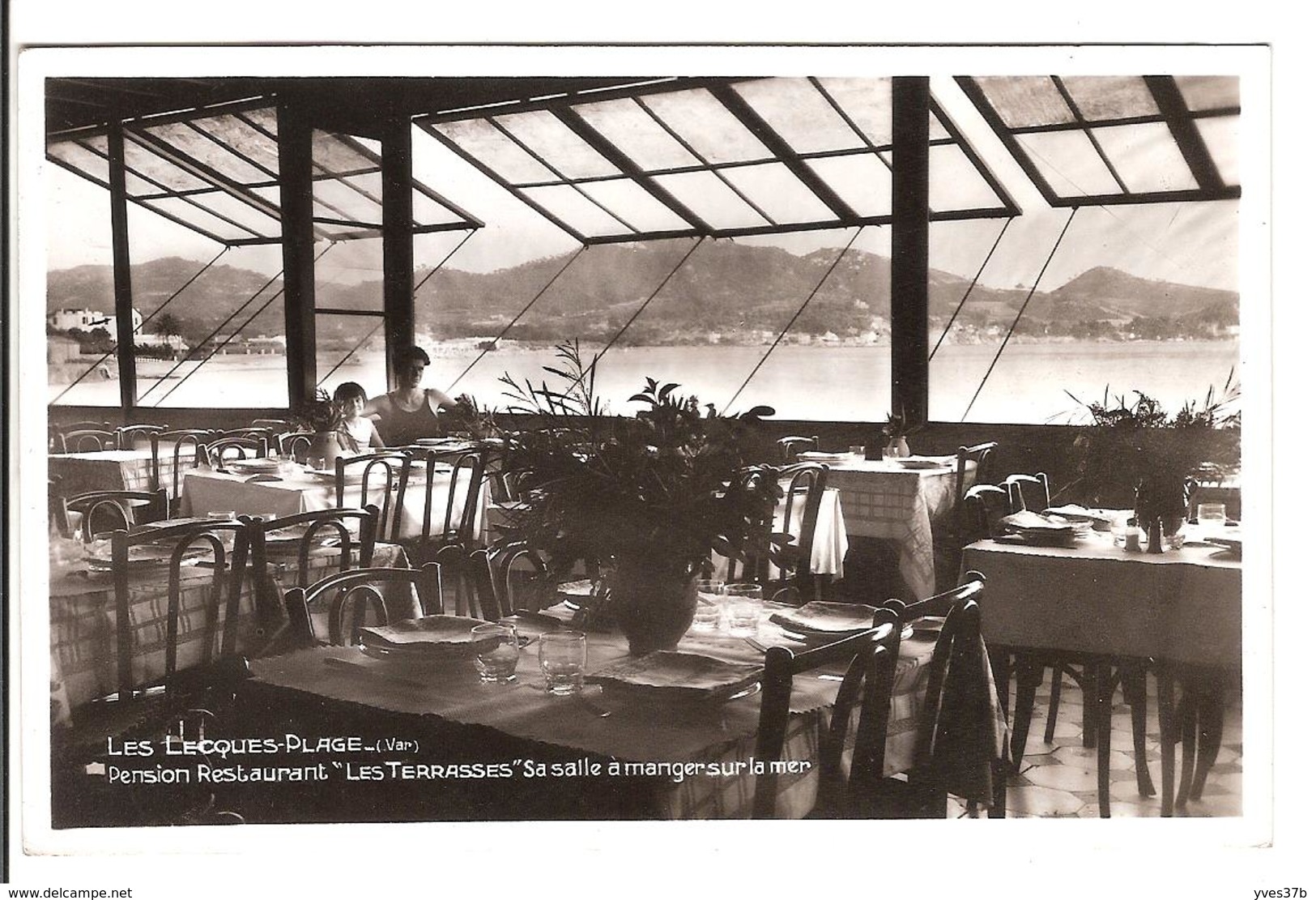 LES LECQUES-PLAGE - Pension restaurant "Les Terrasses" Sa salle à manger sur la mer