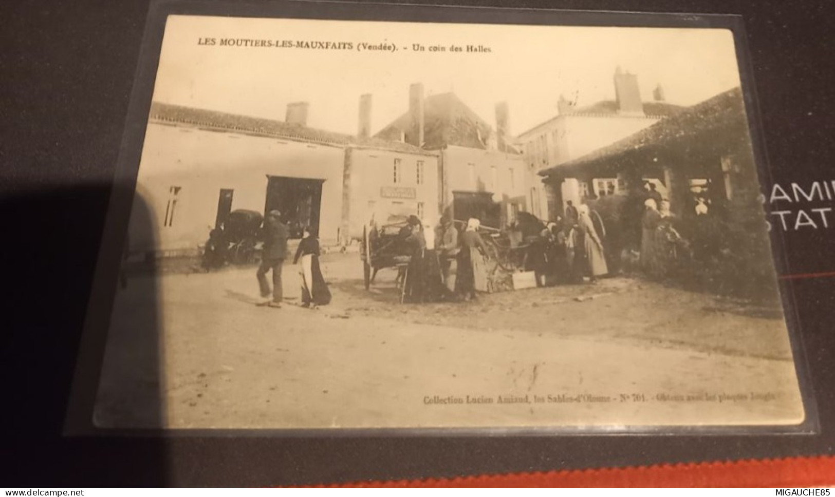 LES MOUTIERS LES MAUXFAITS  *- un coin des halles