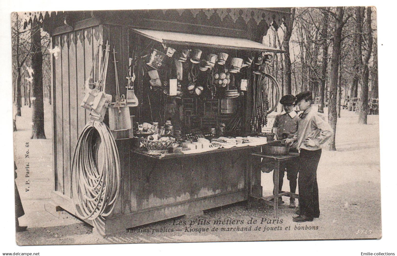 LES PETITS METIERS DE PARIS - JARDINS PUBLICS - KIOSQUE DE MARCHAND DE JOUETS ET BONBONS