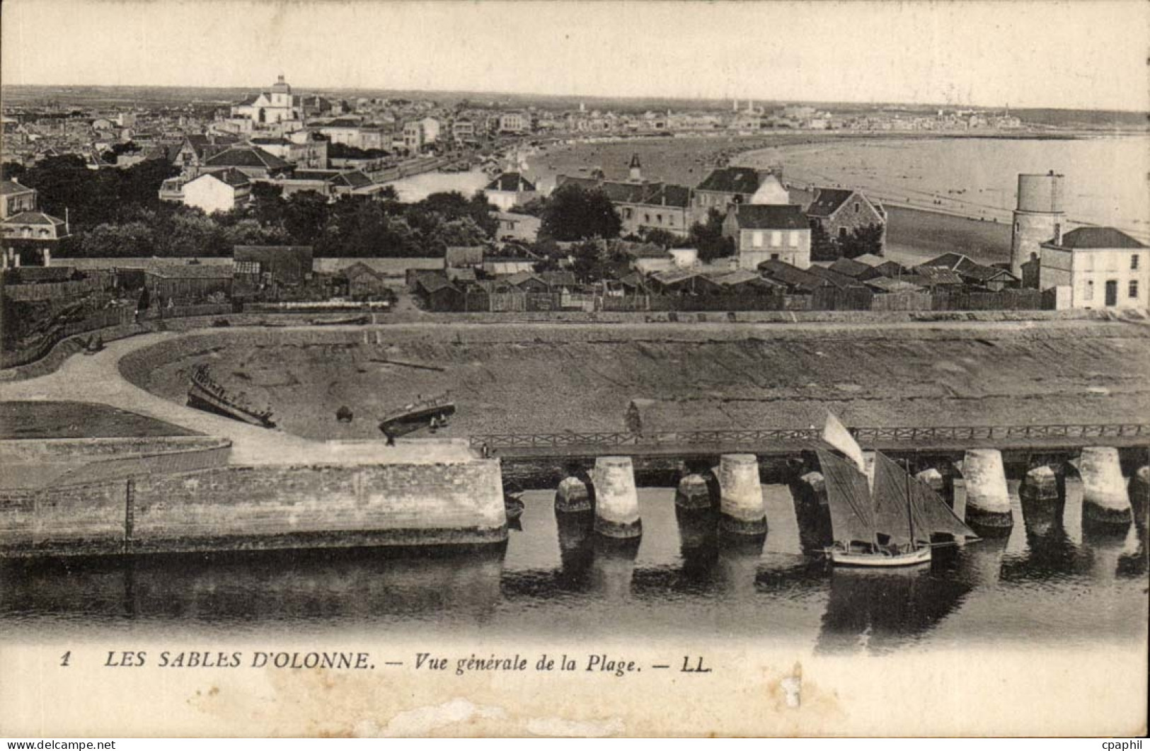 Les Sables d'Olonne - La Plage - CPA