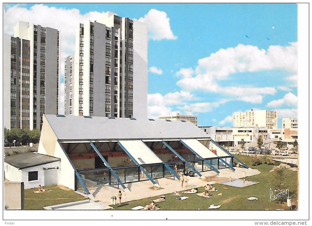 LES ULIS - La piscine