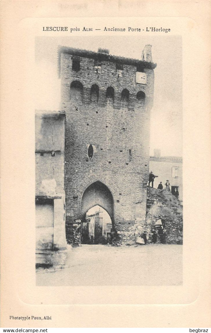 LESCURE    ANCIENNE PORTE  L HORLOGE