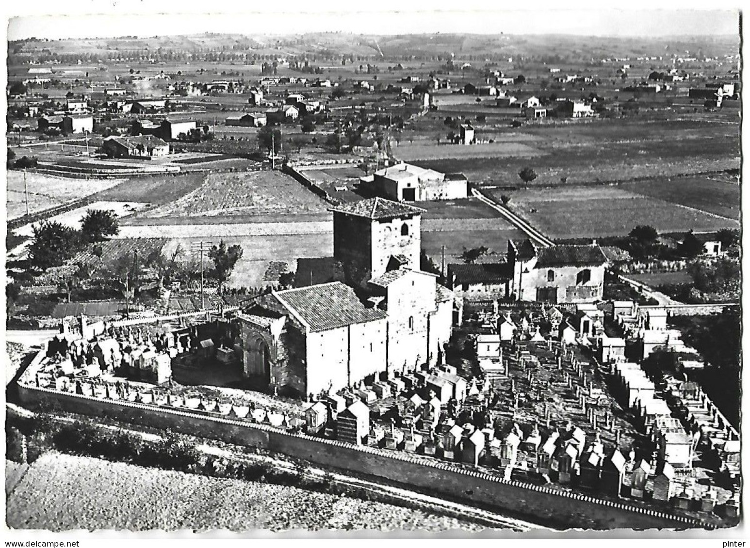 LESCURE - L'Eglise et la Grande Plaine