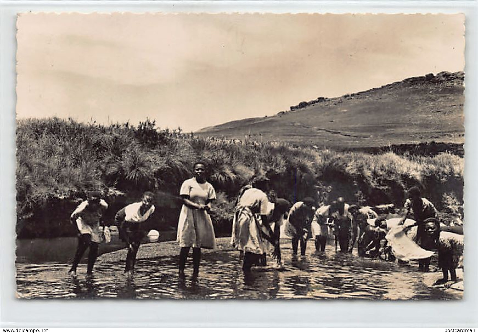 Lesotho - On the banks of the Orange River, toilet in the stream - Publ. F. Chapeau 12