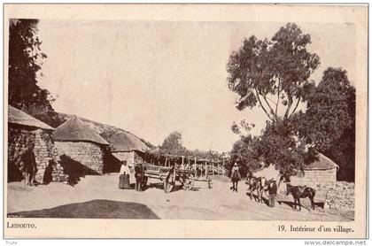 LESOTHO INTERIEUR D'UN VILLAGE