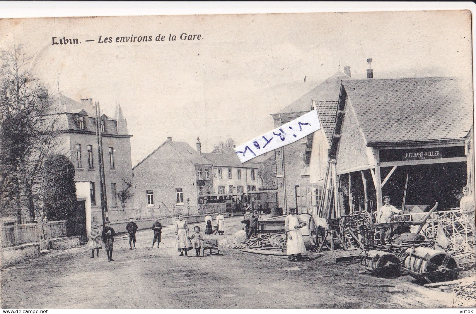 Libin Les environs de la gare avec tram dans le fond bien animée circulé en 1922