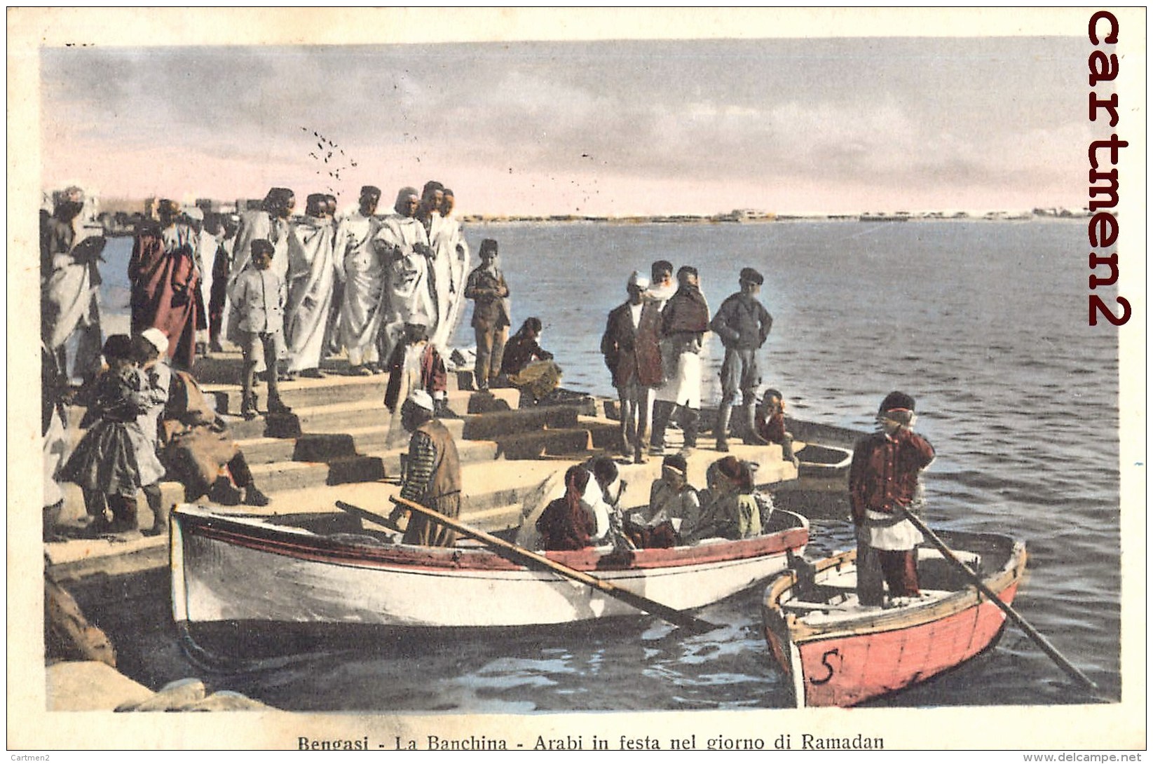 LIBYE LA BANCHINA ARABI IN FESTA NEL GIORNO DI RAMADAN LIBYE LIBIA