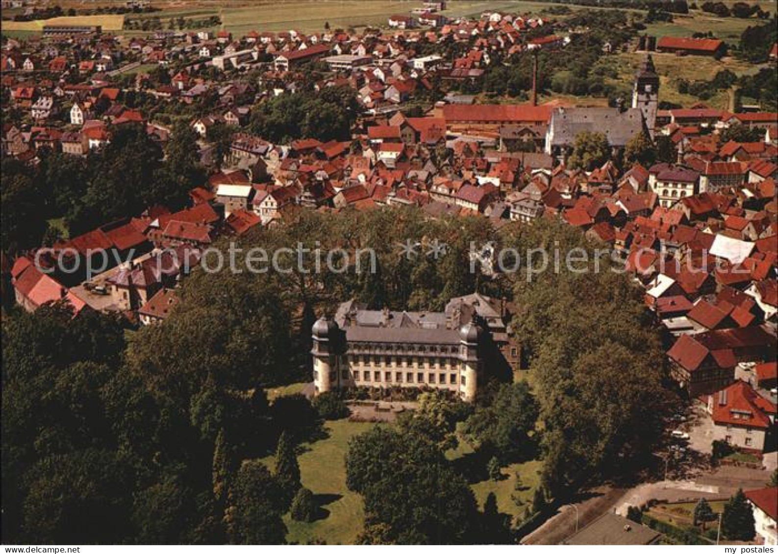Lich Hessen Fliegeraufnahme mit Schloss